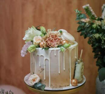 Classic Vanilla Buttercream Cake