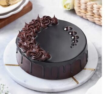 Velvety Chocolate Eggless Truffle Cake