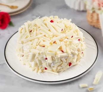 White Chocolate Strawberry Delight Cake